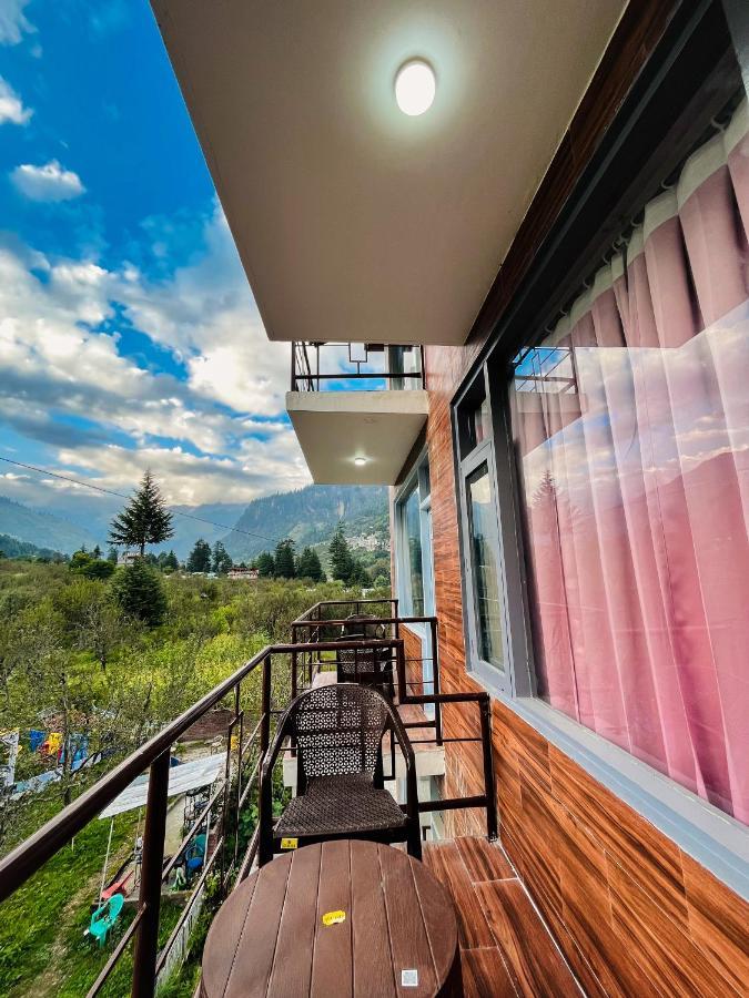 Apple Flower With Balcony And Mountain View Манали Экстерьер фото
