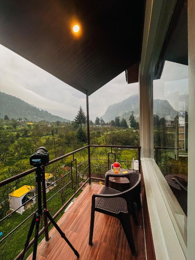 Apple Flower With Balcony And Mountain View Манали Экстерьер фото